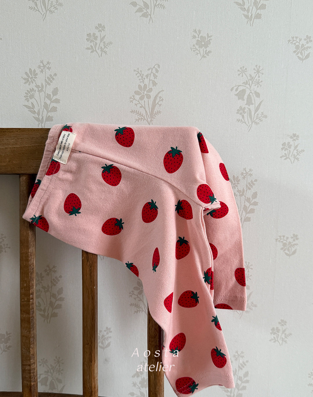 Strawberry leggings