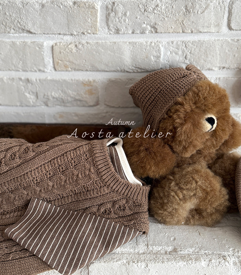 Knit vest