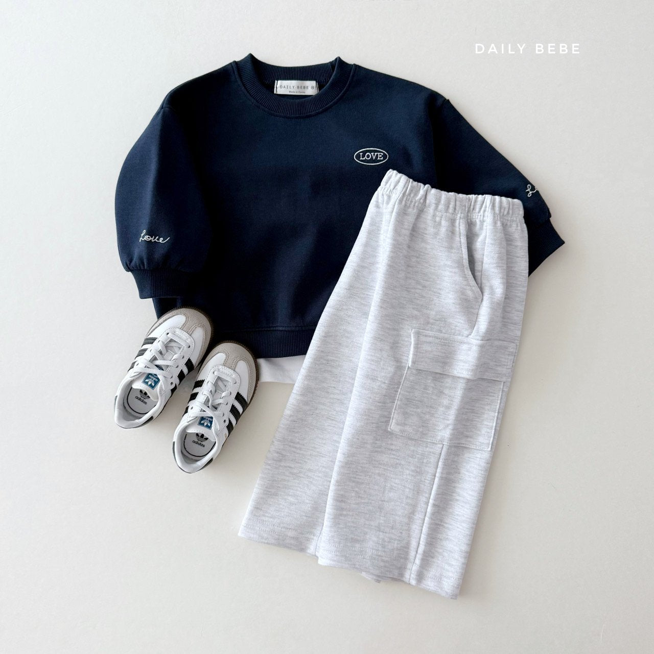 Comfy Wide-Leg Cargo Pants