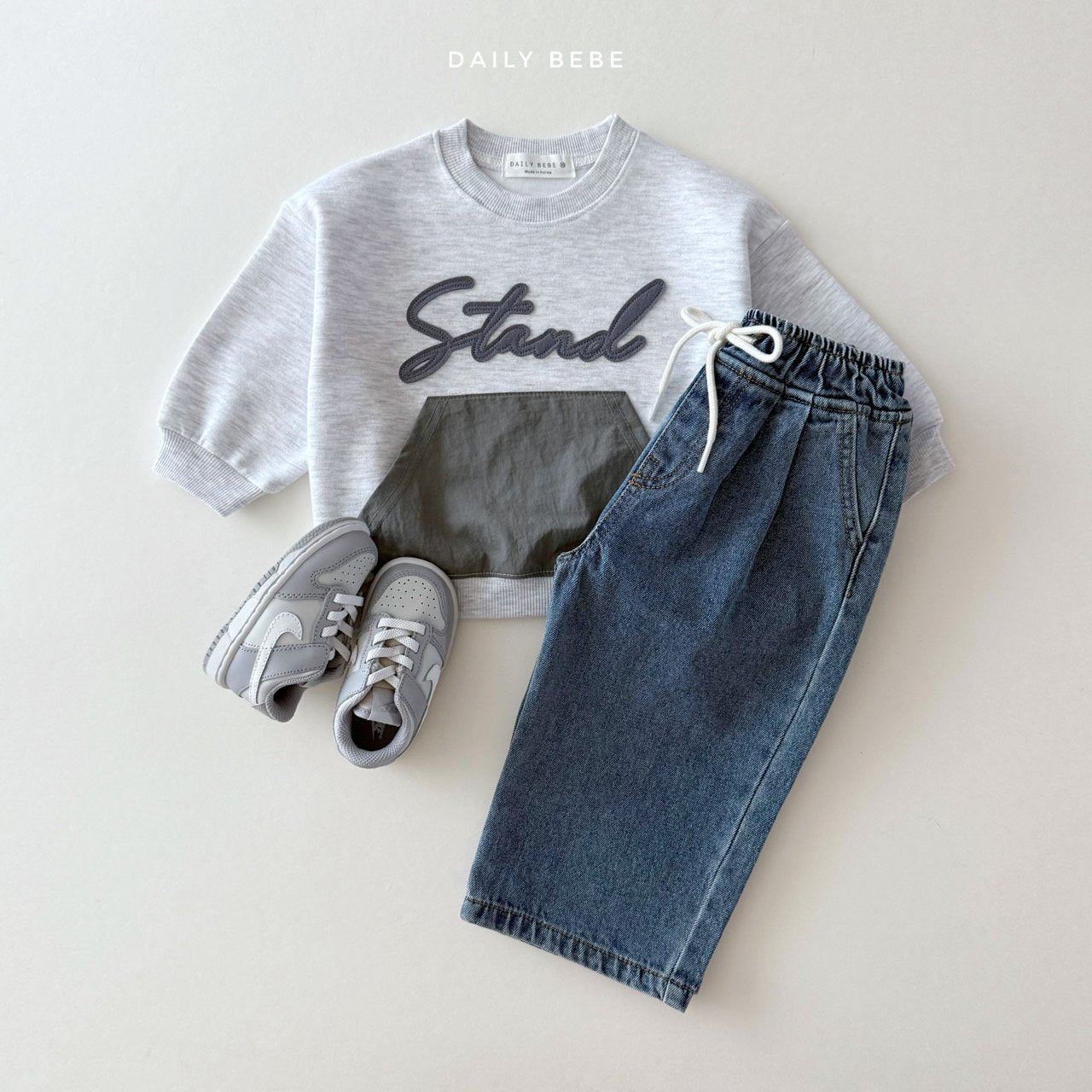 Crisp Pocket Sweatshirt