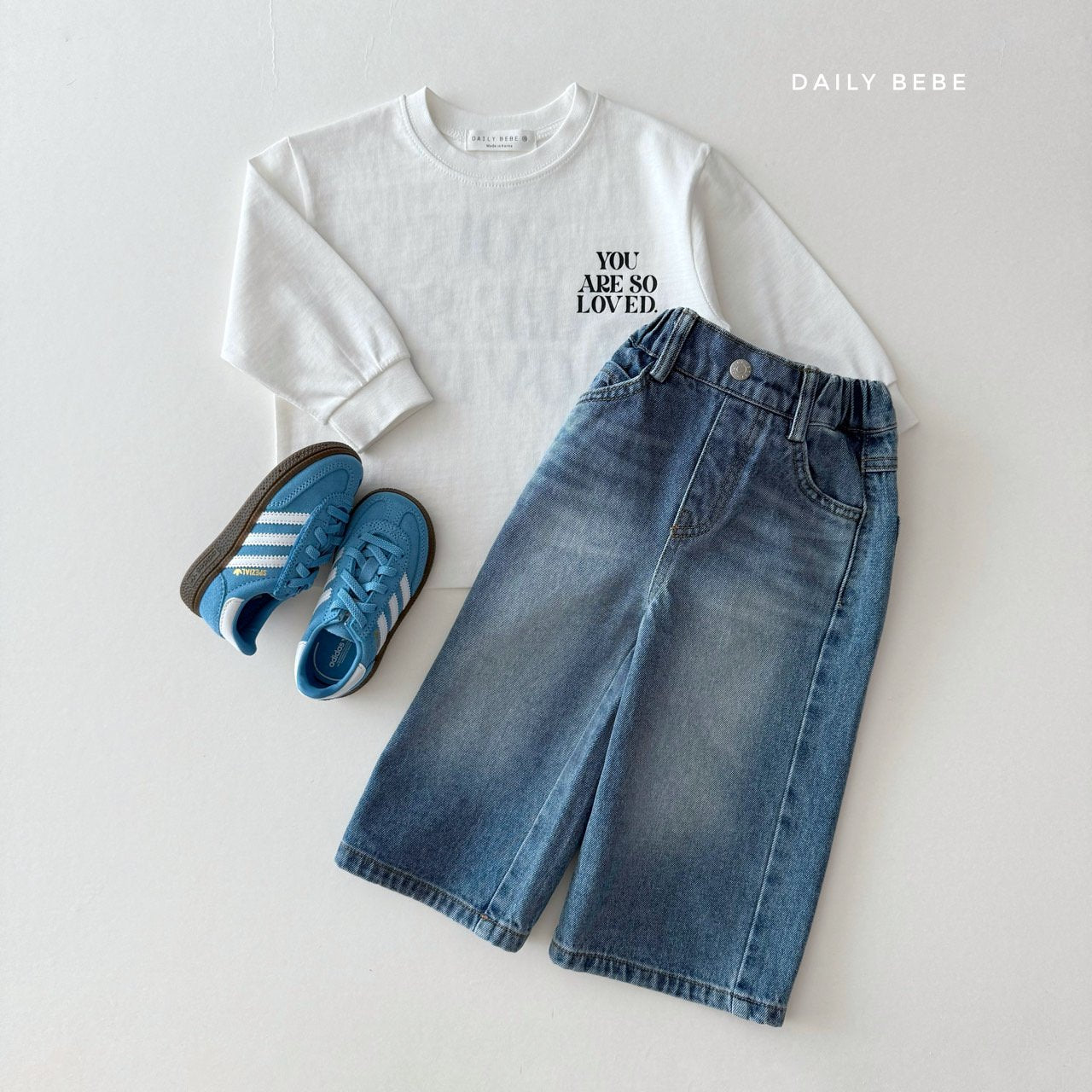 Wide-Leg Washed Jeans