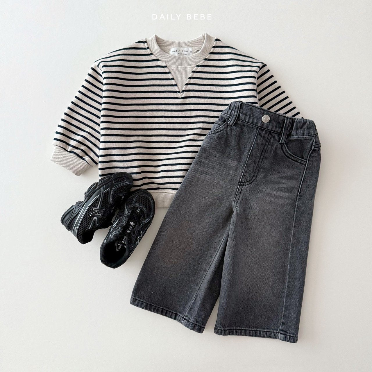 Striped Triangle Patch Sweatshirt