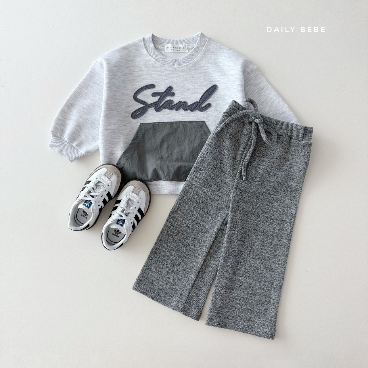 Crisp Pocket Sweatshirt