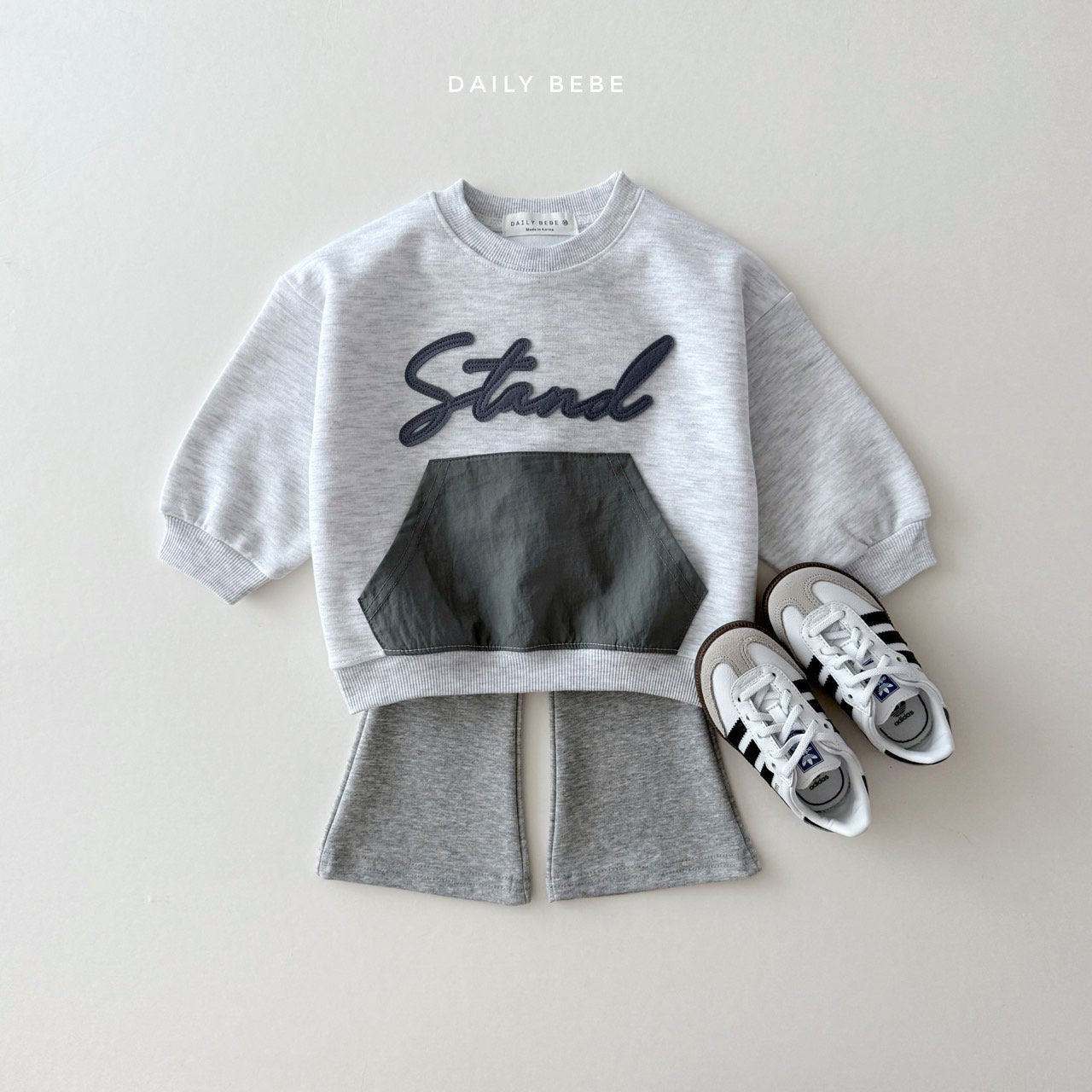 Crisp Pocket Sweatshirt