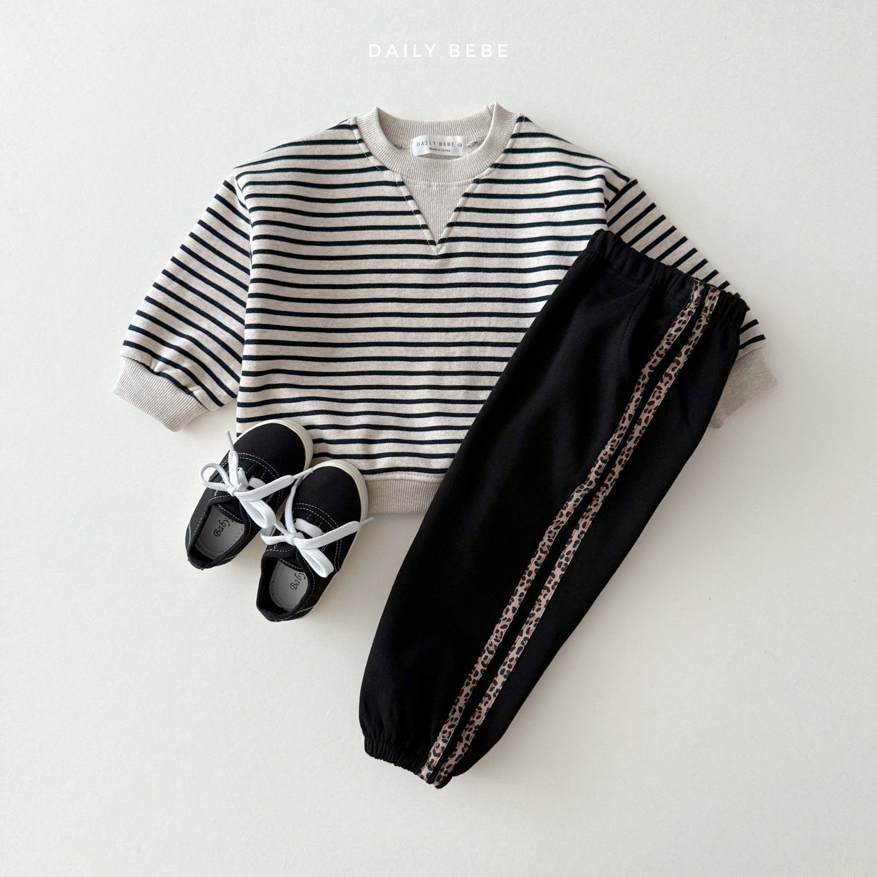 Striped Triangle Patch Sweatshirt