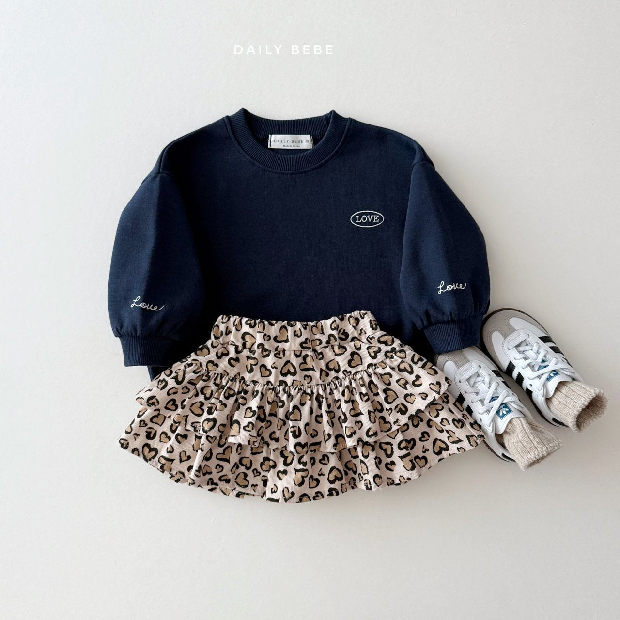 Love Graphic Sweatshirt