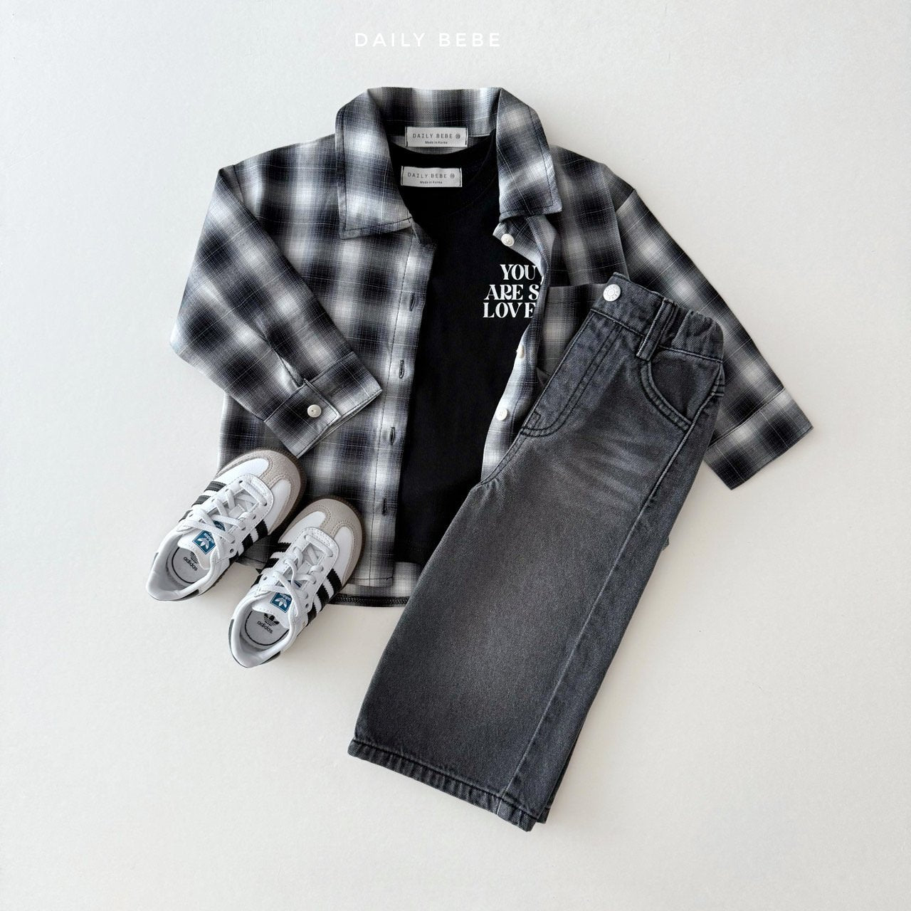 Wide-Leg Washed Jeans