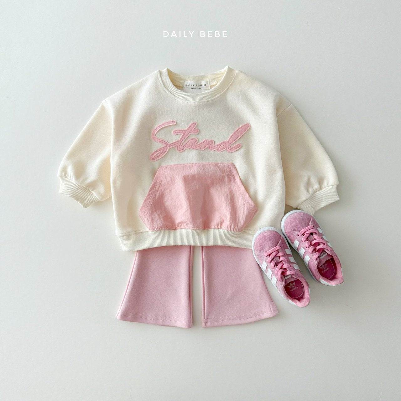 Crisp Pocket Sweatshirt