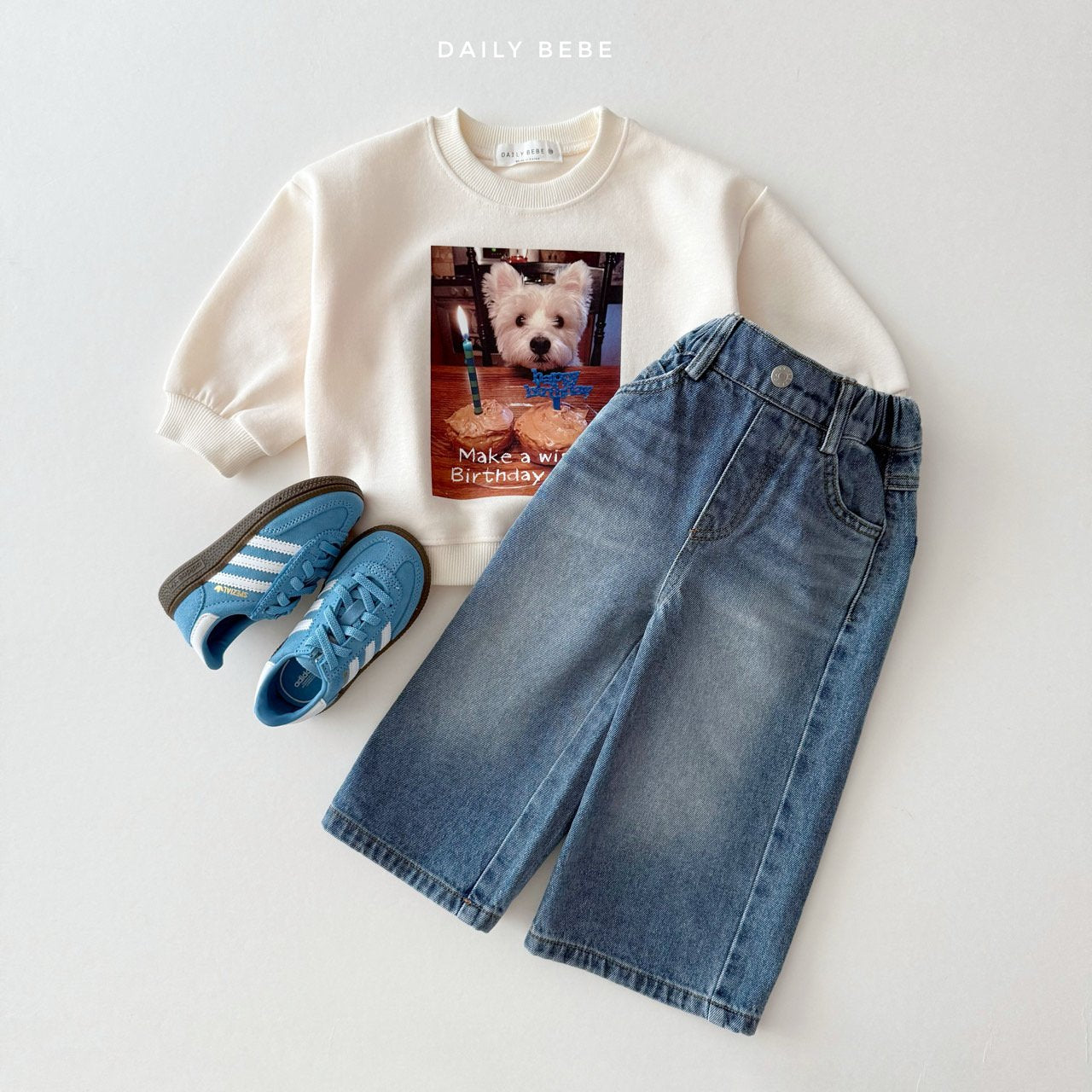 Wide-Leg Washed Jeans