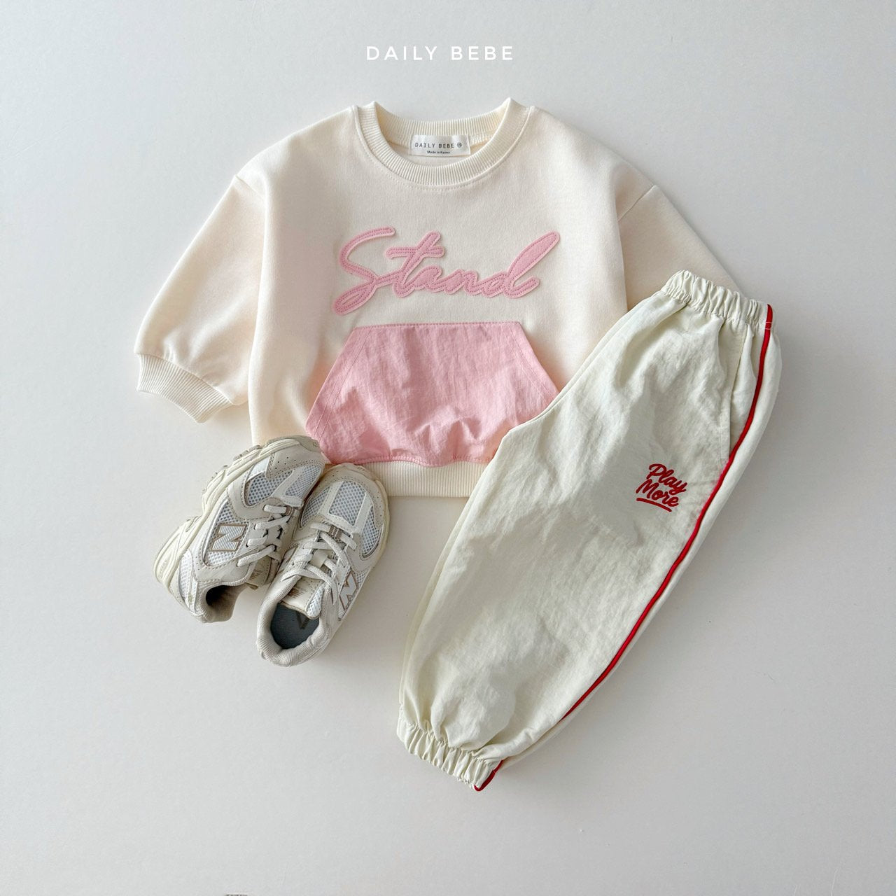 Crisp Pocket Sweatshirt