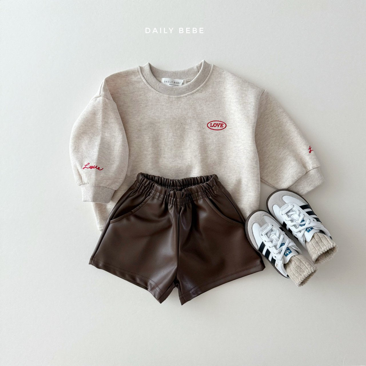 Love Graphic Sweatshirt