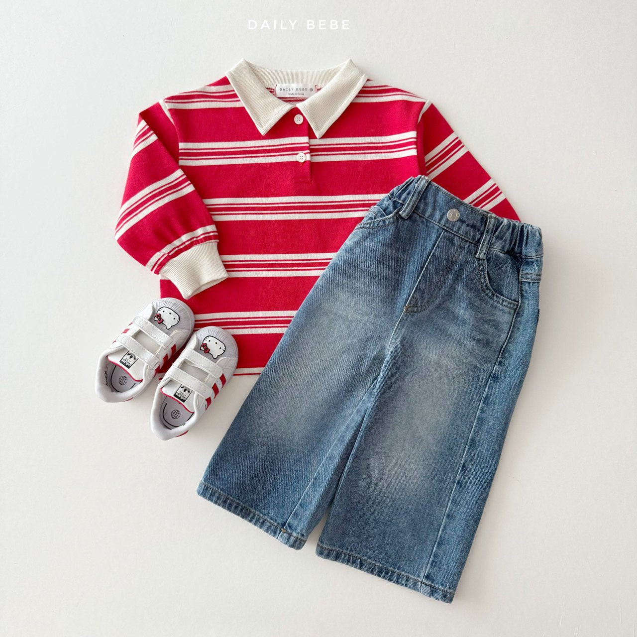 Wide-Leg Washed Jeans