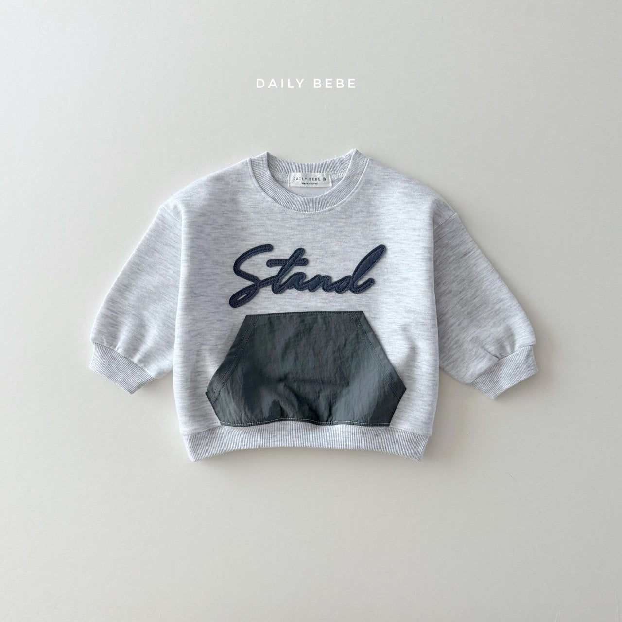 Crisp Pocket Sweatshirt