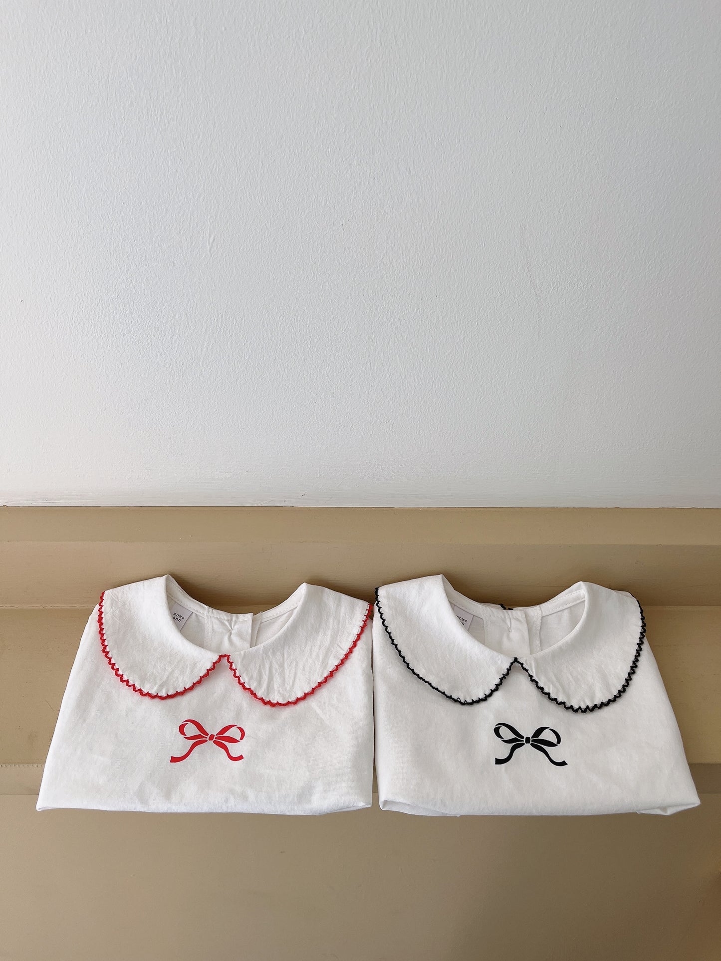Pin-Collar Ribbon T