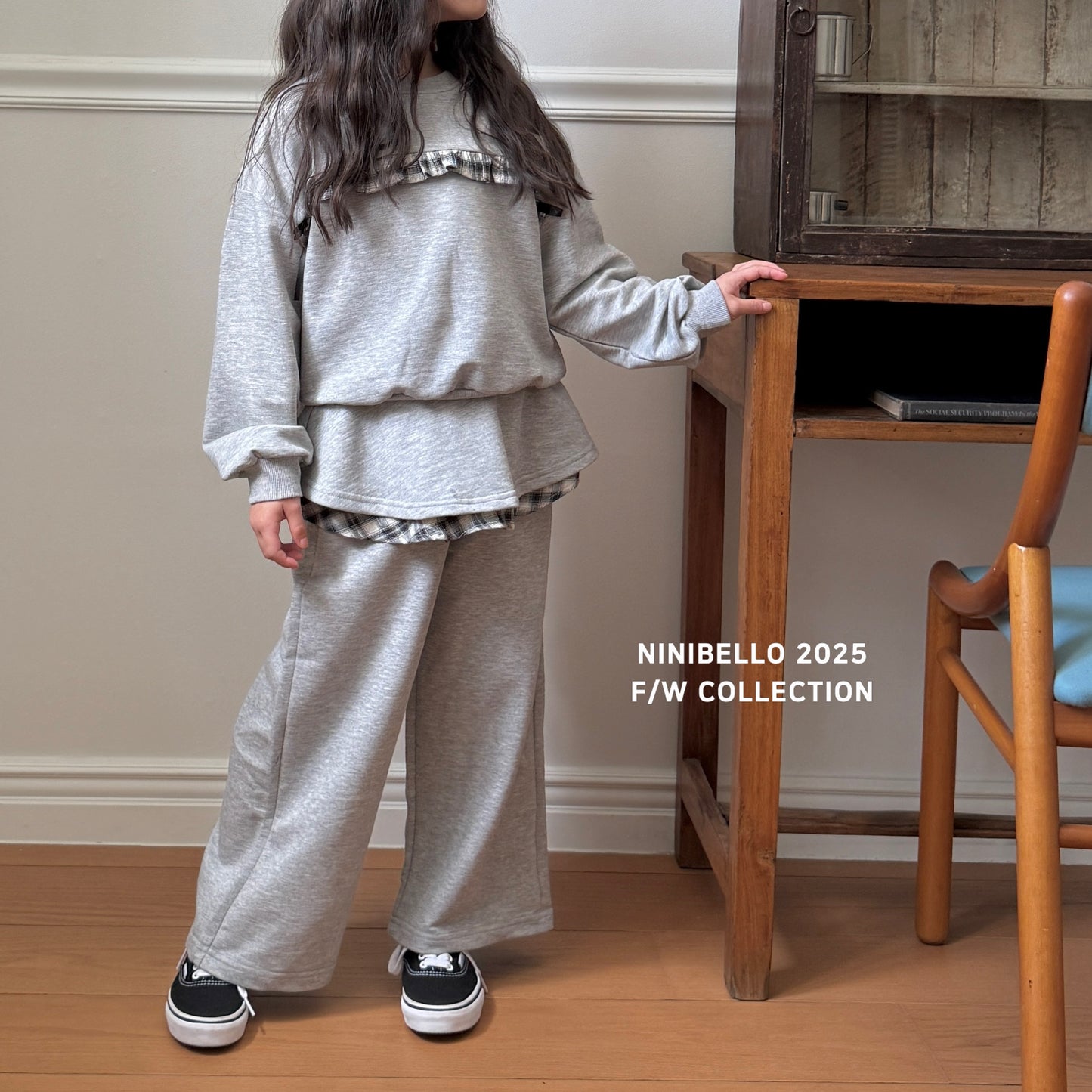 Ribbon Frill Sweatshirt