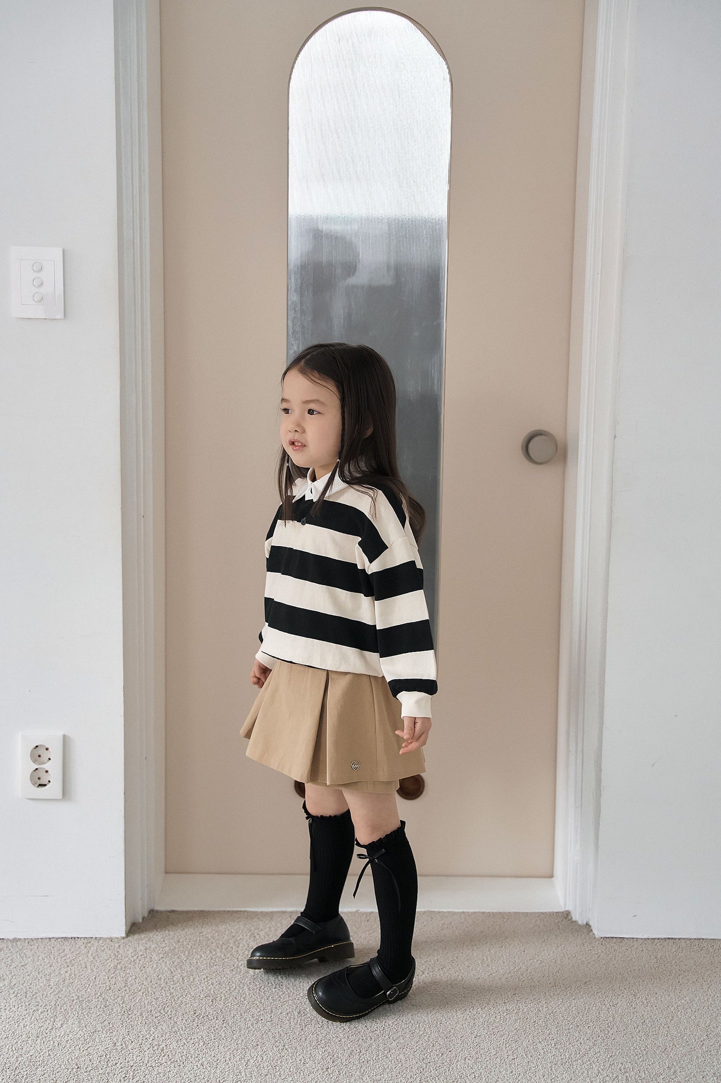 Momoann Collared Sweatshirt