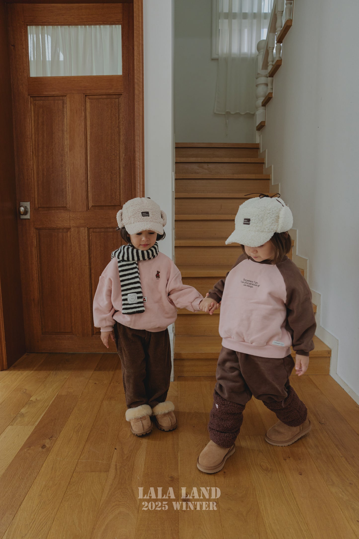 Everywehere Raglan Sweatshirt