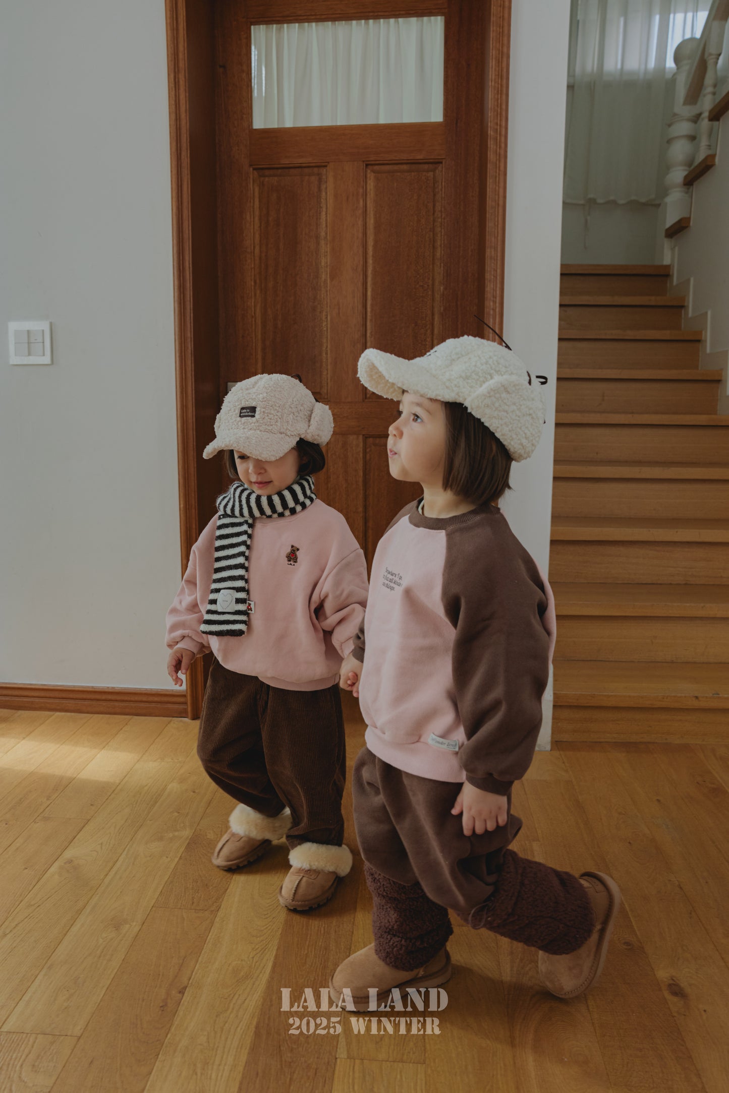 Everywehere Raglan Sweatshirt