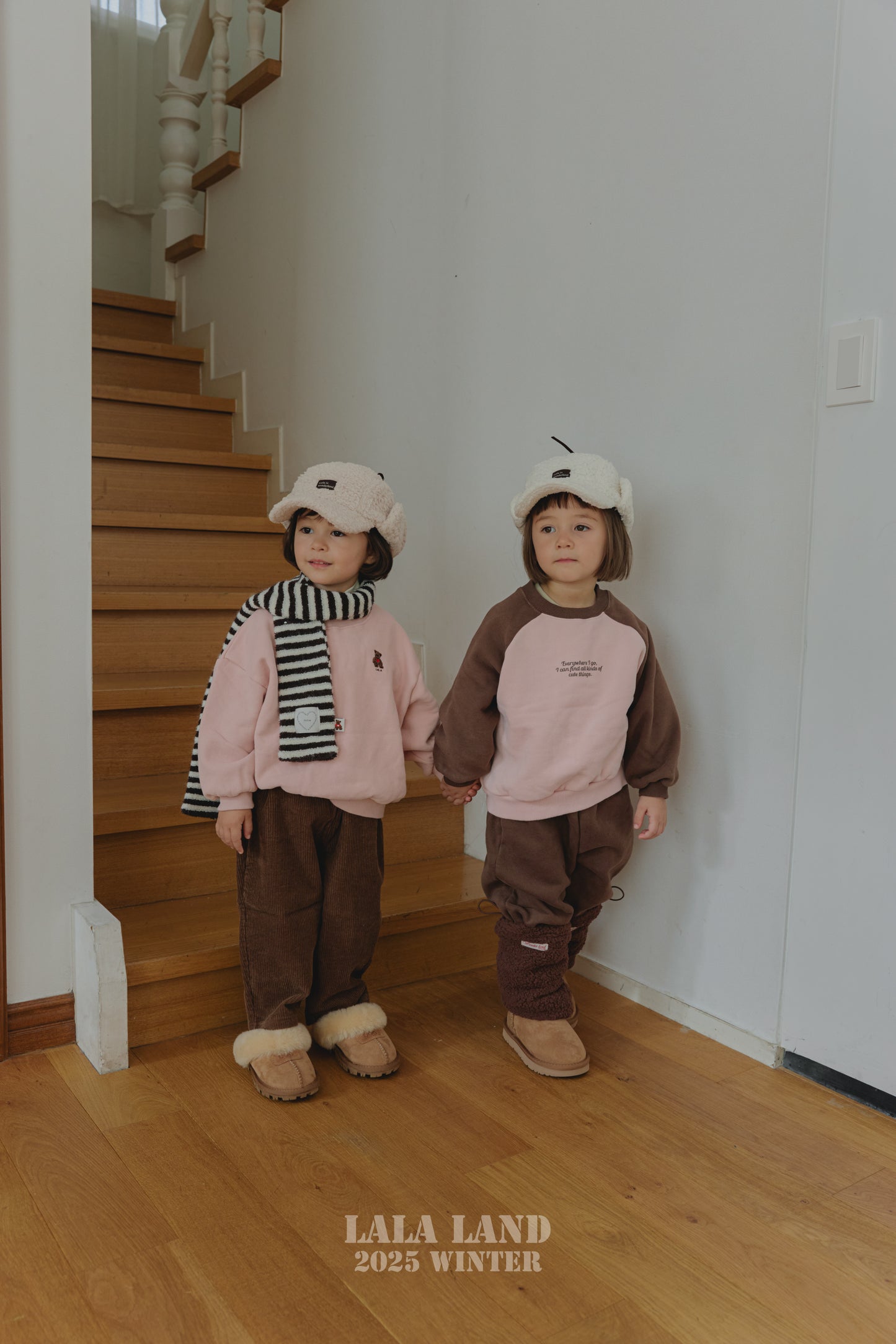 Everywehere Raglan Sweatshirt