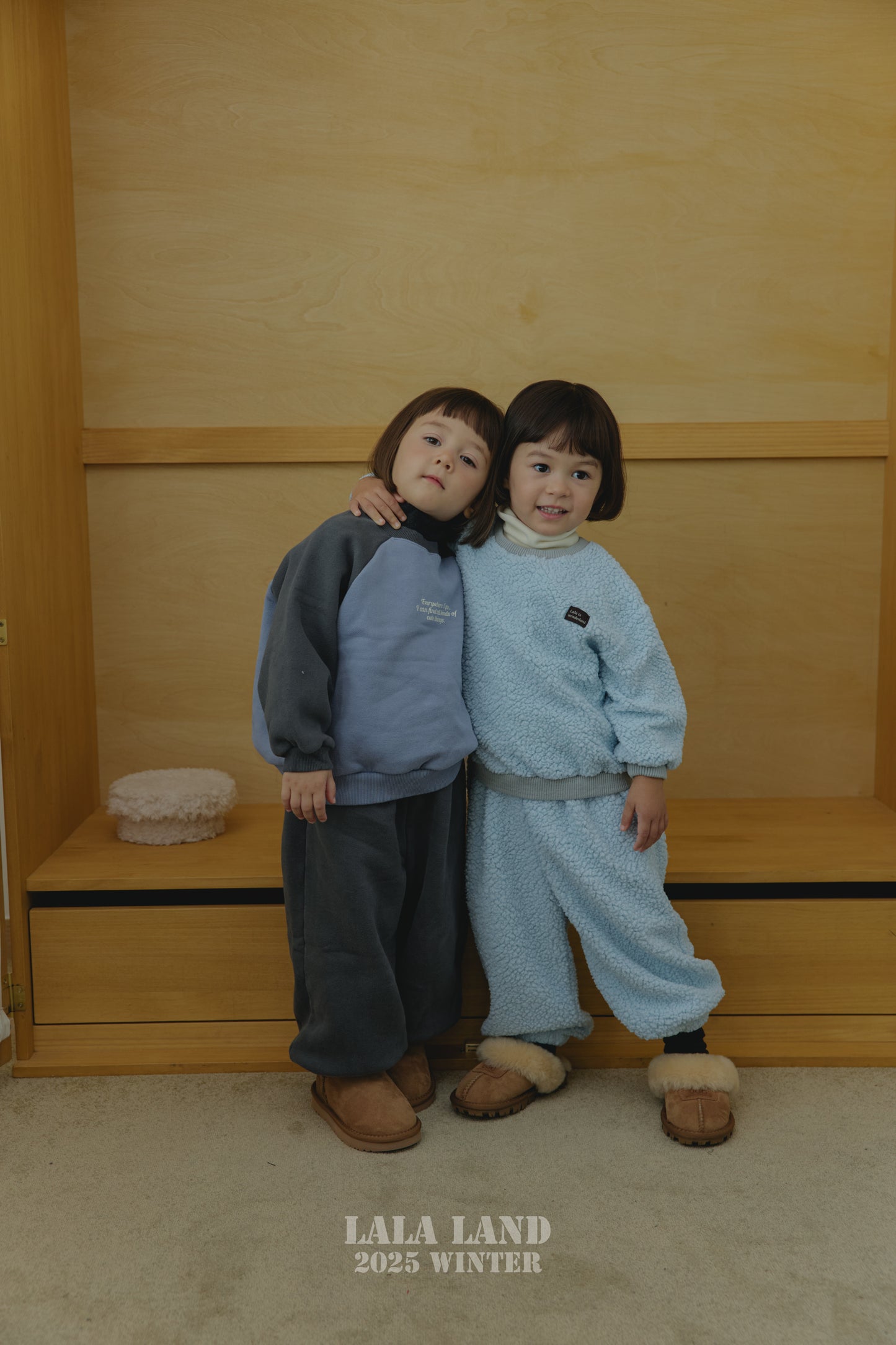 Everywehere Raglan Sweatshirt