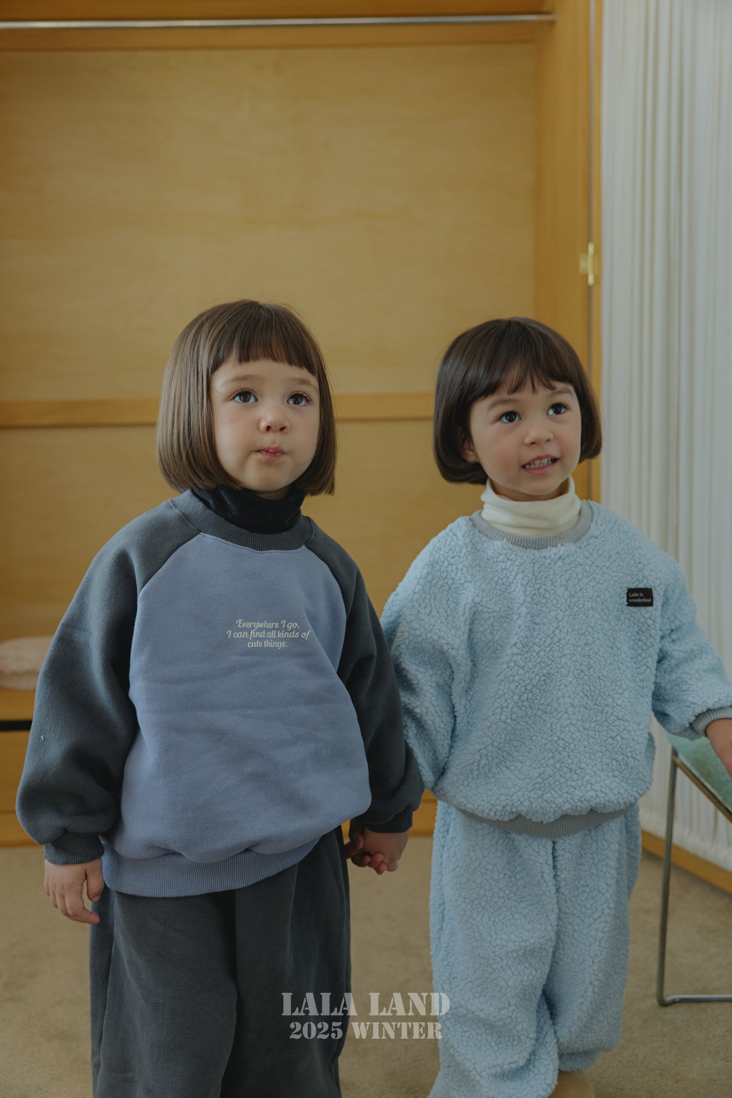 Everywehere Raglan Sweatshirt