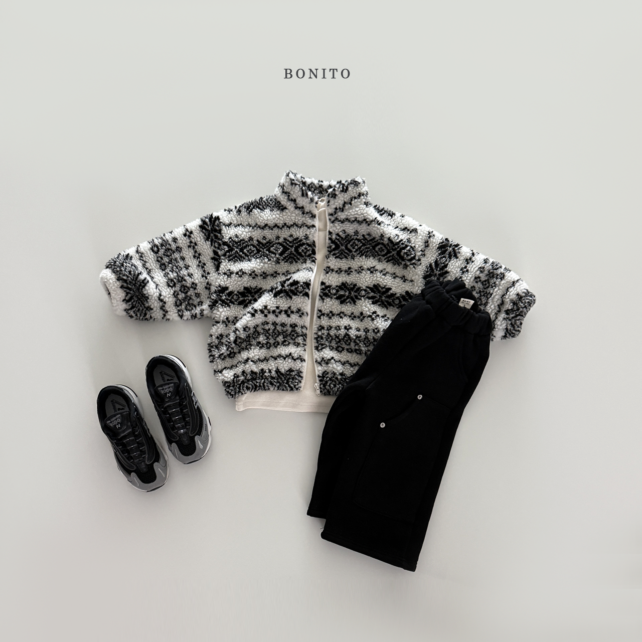 Rivet Straight Fleece Pants