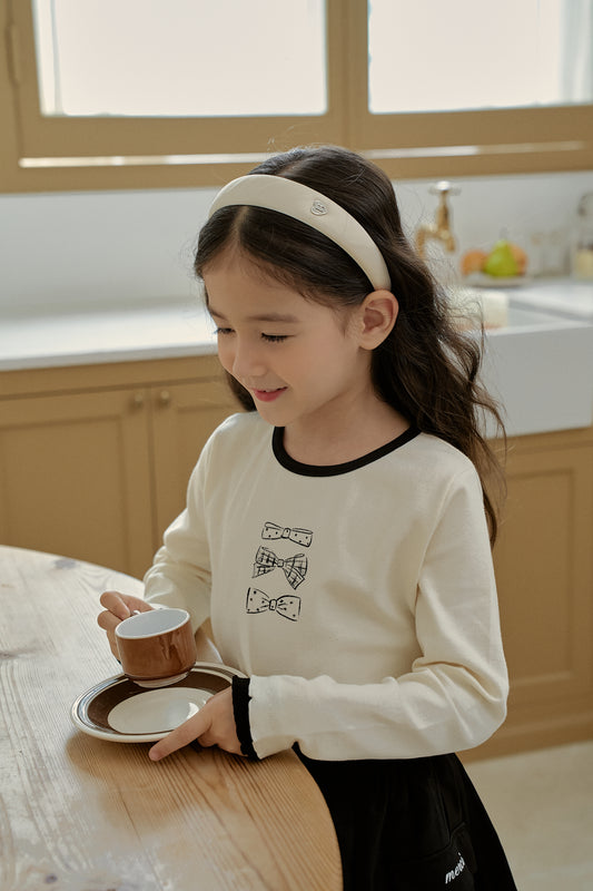 Bow Graphic Tee