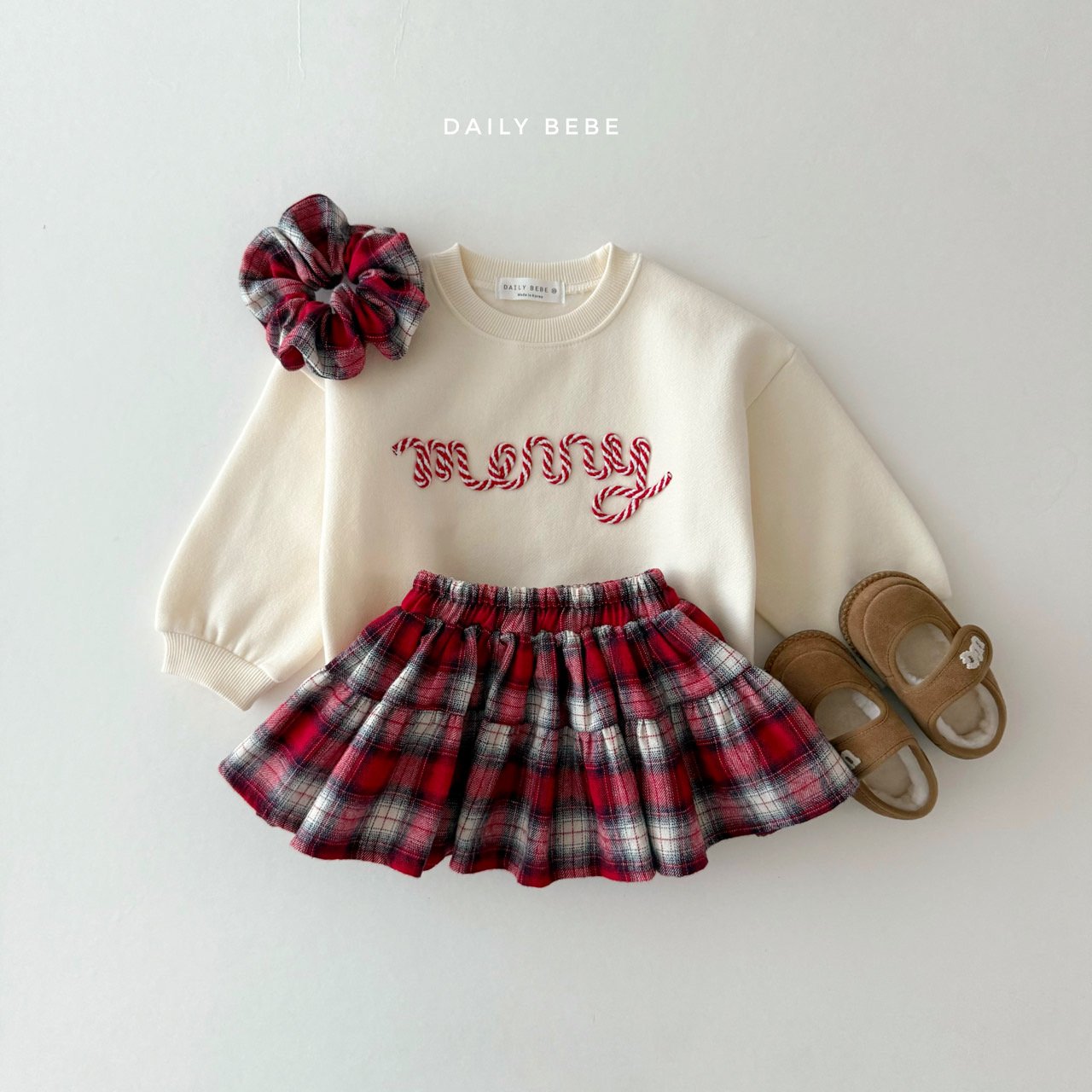 Embroidery Merry Sweatshirt